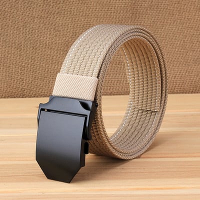 Drobinis vyriškas diržas su sagtimi