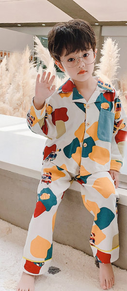Детска пижама за момчета с различен принт и копчета