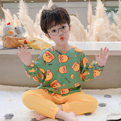 Dvodijelna pidžama za dječake s različitim printom i gumbima