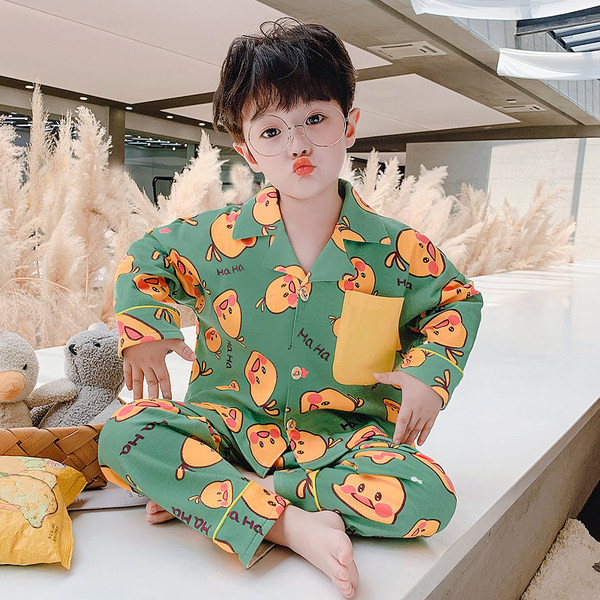 Dječja pidžama s različitim printom za dječake