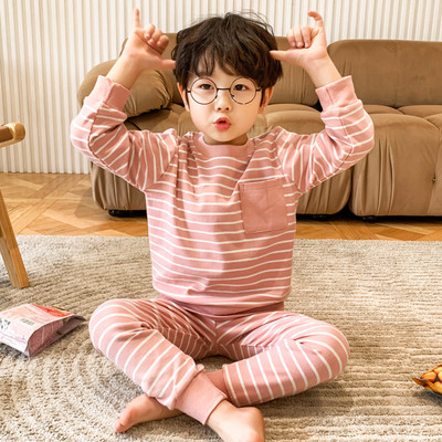 Dječja prugasta dvodijelna pidžama za dječake