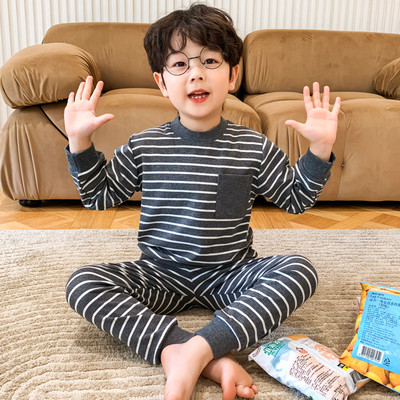 Dječja prugasta dvodijelna pidžama za dječake