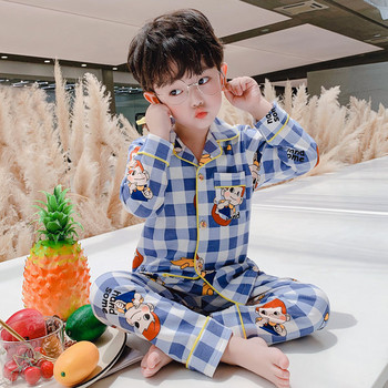 Детска пижама за момчета с принт и копчета