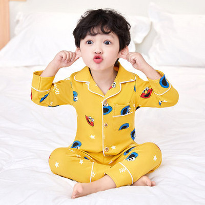 Detské pyžamo pre chlapcov s potlačou a gombíkmi