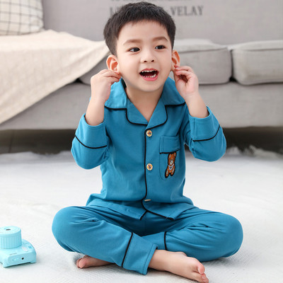 Detské pyžamo pre chlapcov s potlačou a gombíkmi