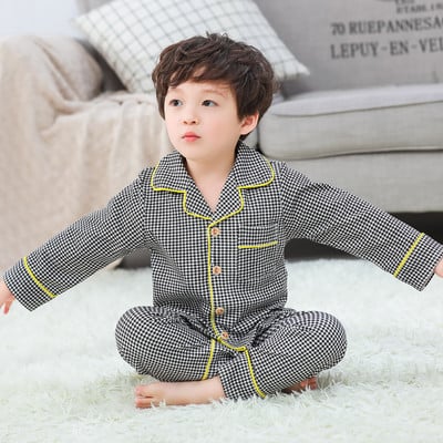 Detské pyžamo pre chlapcov s potlačou a gombíkmi