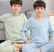 Detské dvojdielne pyžamo pre chlapcov s oválnym výstrihom