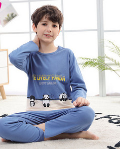 Detské dvojdielne pyžamo pre chlapcov s oválnym výstrihom