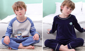 Παιδικές πυτζάμες για αγόρια με οβάλ λαιμόκοψη