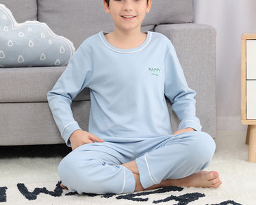 Detské dvojdielne pyžamo pre chlapcov s oválnym výstrihom