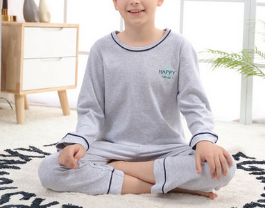 Detské dvojdielne pyžamo pre chlapcov s oválnym výstrihom