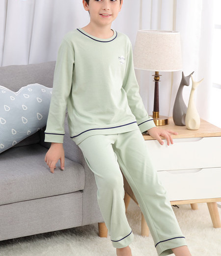 Detské dvojdielne pyžamo pre chlapcov s oválnym výstrihom