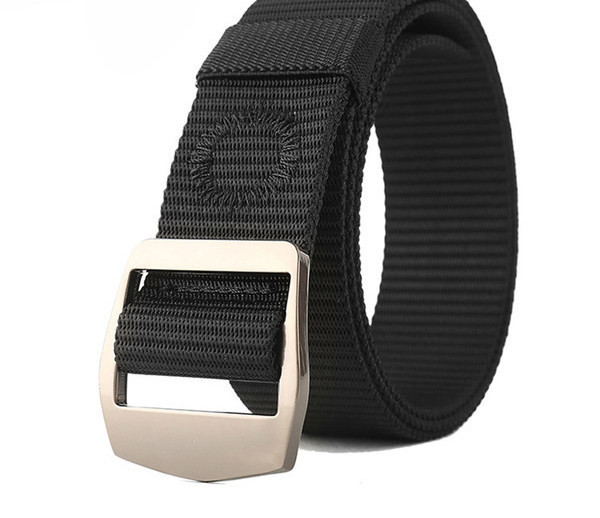 Pánsky textilný opasok s kovovou prackou a výšivkou