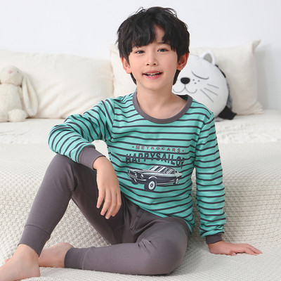 Detské pyžamo s pruhovanou potlačou pre chlapcov