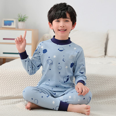 Detské pyžamo s pruhovanou potlačou pre chlapcov