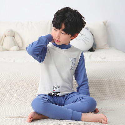 Detské pyžamo s pruhovanou potlačou pre chlapcov