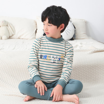Detské pyžamo s pruhovanou potlačou pre chlapcov