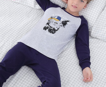 Dvojdielne detské pyžamo pre chlapcov - s oválnym výstrihom