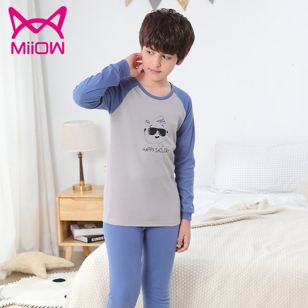 Nový model detského pyžama pre chlapcov - blúzka a spodný diel