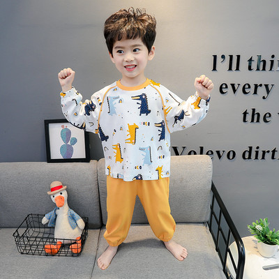 Detské pyžamo pre chlapcov s oválnym výstrihom