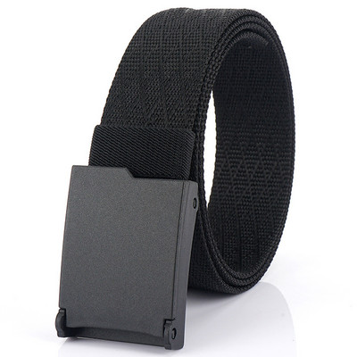 Model curat cu centura textila cu inchizatoare metalica