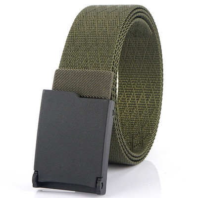 Model curat cu centura textila cu inchizatoare metalica