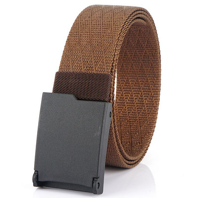 Model curat cu centura textila cu inchizatoare metalica