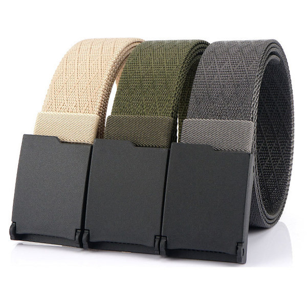 Model curat cu centura textila cu inchizatoare metalica