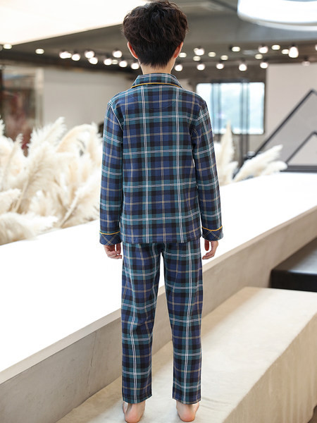 Chlapčenské pyžamo s ležérnou potlačou a gombíkmi