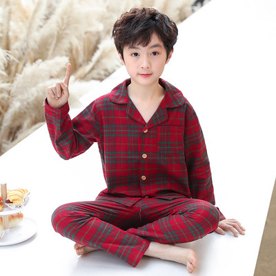 Chlapčenské kockované pyžamo s golierom na gombíky