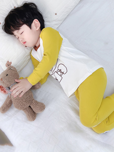 Detské pyžamo s blúzkou a nohavicami pre chlapcov