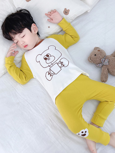 Detské pyžamo s blúzkou a nohavicami pre chlapcov