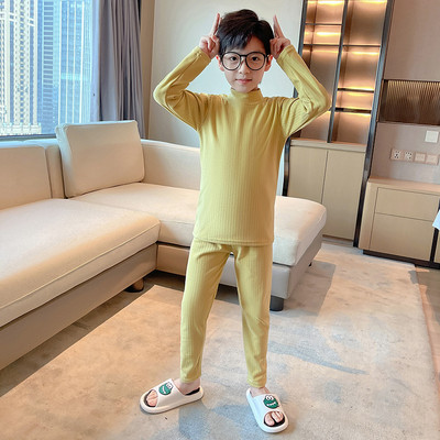 Detské jednofarebné pyžamo s golierom pre chlapcov