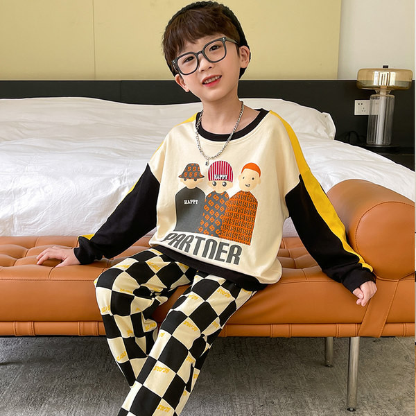 Gyerek pizsama fiúknak - két részből áll