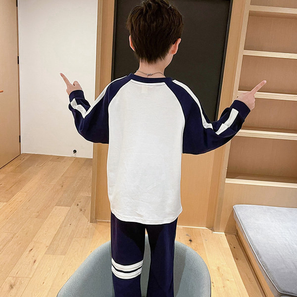 Detská blúzka a spodné pyžamo pre chlapcov