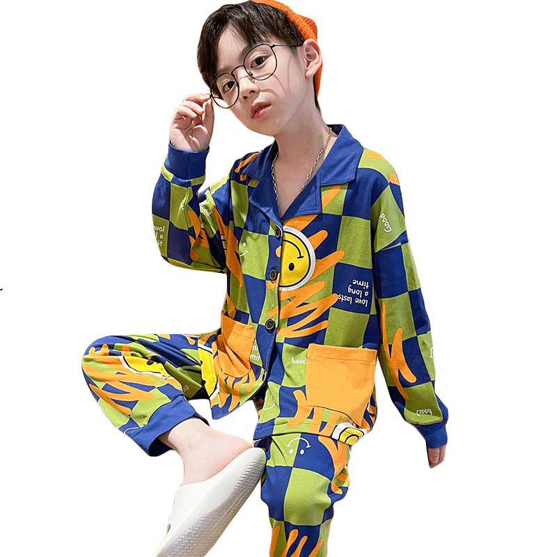 Detské dvojdielne pyžamo s gombíkmi a potlačou pre chlapcov