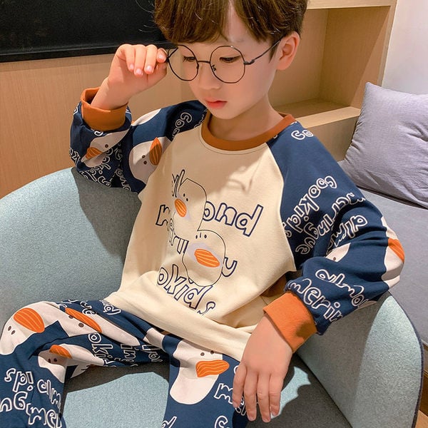 Dviejų dalių pižama berniukams ilgomis rankovėmis ir ovalia iškirpte