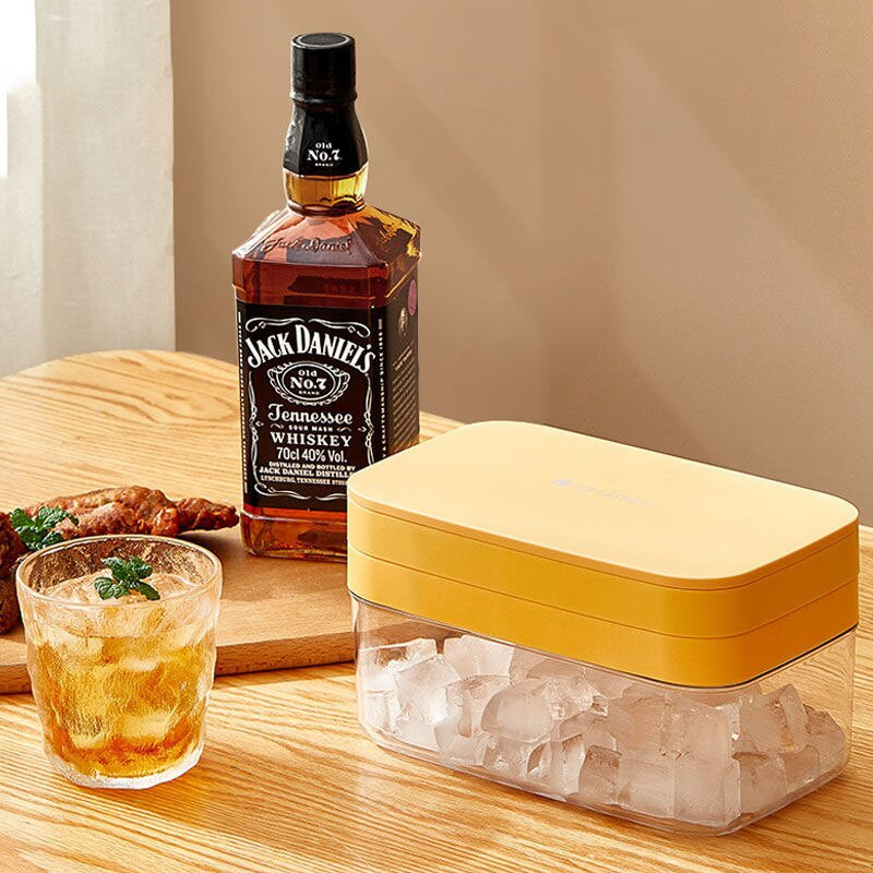 28 mriežkových úložných priestorov, utesnených plastových PP zásobníkov na ľad s vekom, 32 mriežkových silikónových výrobníkov ľadu, nádob na ľad, náradie do chladničky