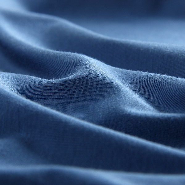 Dvojdielne ležérne pyžamo s oválnym výstrihom a vreckom