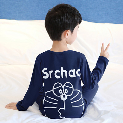 Ležérne dvojdielne pyžamo s potlačou vo viacerých farbách