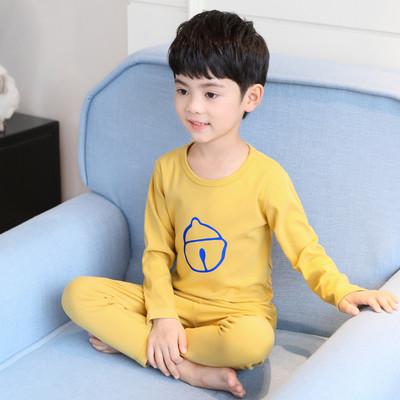 Ležérne dvojdielne pyžamo s potlačou vo viacerých farbách