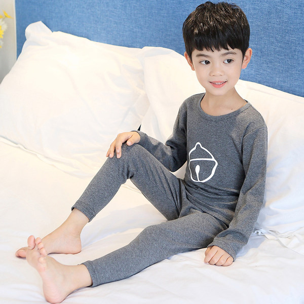 Ležérne dvojdielne pyžamo s potlačou vo viacerých farbách