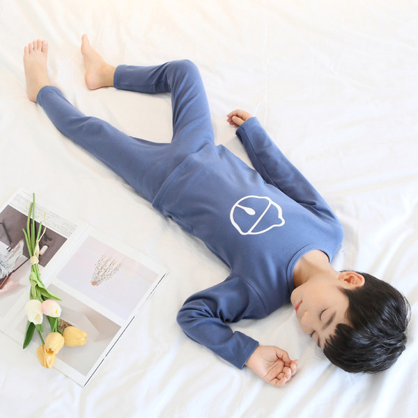 Ležérne dvojdielne pyžamo s potlačou vo viacerých farbách