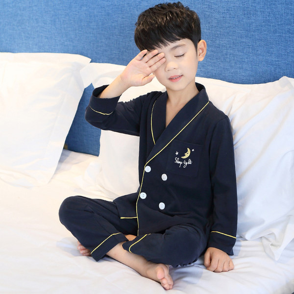 Nový model pyžama pre chlapcov v modrej farbe