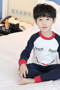 Jesenno-jarné pyžamo pre chlapcov s 3D prvkom