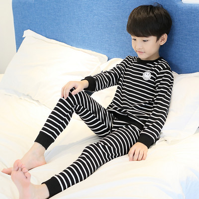 Chlapčenské dvojdielne pyžamové pyžamo s pruhovanou aplikáciou