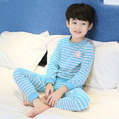 Chlapčenské dvojdielne pyžamové pyžamo s pruhovanou aplikáciou