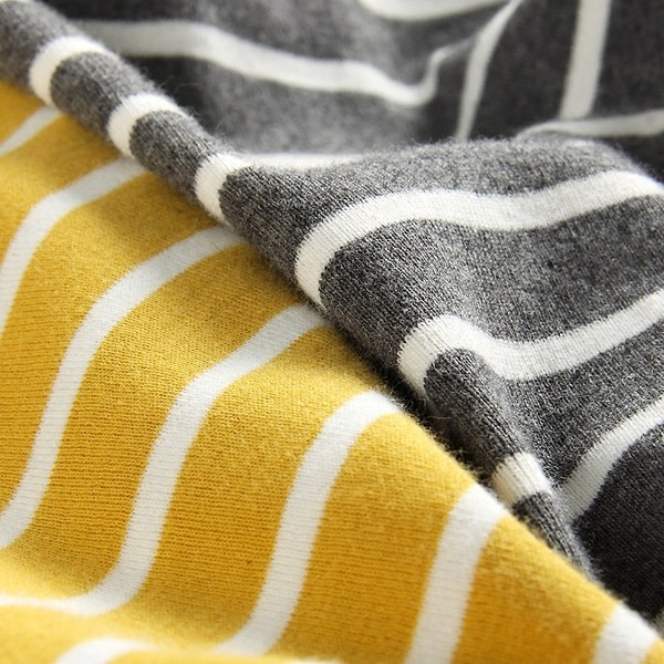 Chlapčenské dvojdielne pyžamové pyžamo s pruhovanou aplikáciou