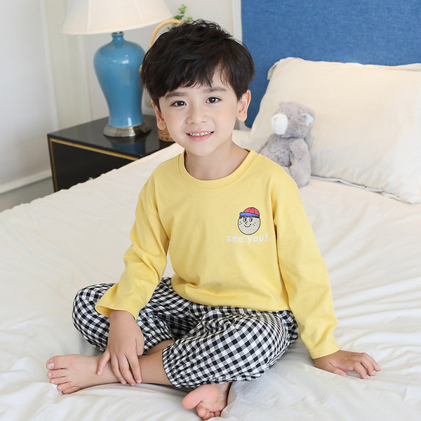 Dvojdielne detské pyžamo - blúzka a kockovaný spodný diel