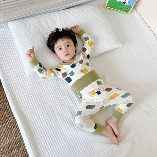 Detské pyžamo z blúzky a spodného dielu - vhodné pre chlapcov aj dievčatá